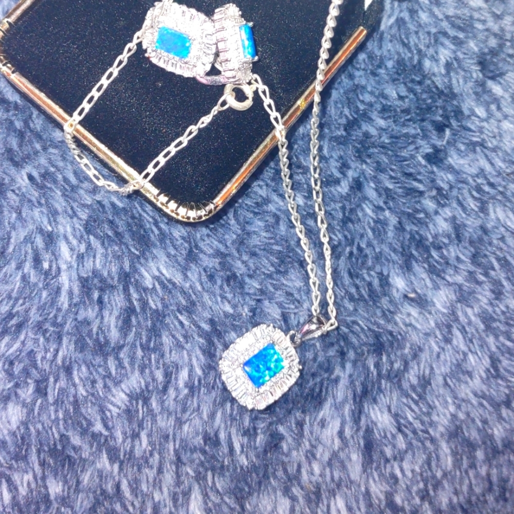 Necklace and Earing set